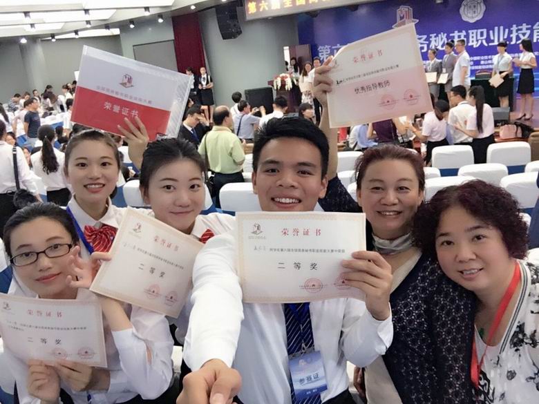 1464678432102398.jpg 1464678432102398.jpg