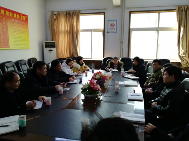 1516854849249412.jpg 青岛科技大学座谈_副本.jpg